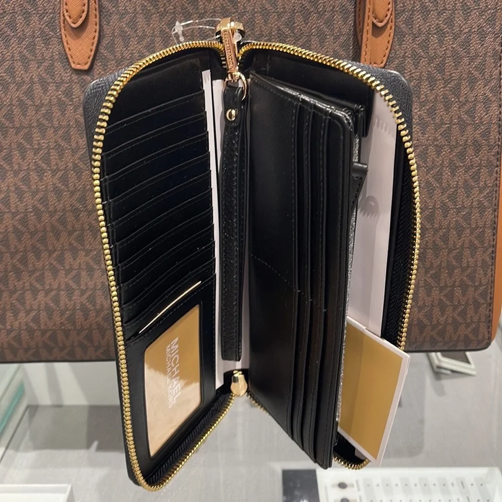 MICHAEL KORS LARGE TRAVEL CONTINENTAL WRISTLET WALLET PHONEHOLDER BLACK /Gold
